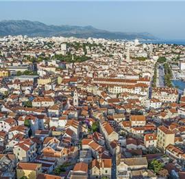 4-5 bedroom villa with Split City and Sea Views sleeps 8-10